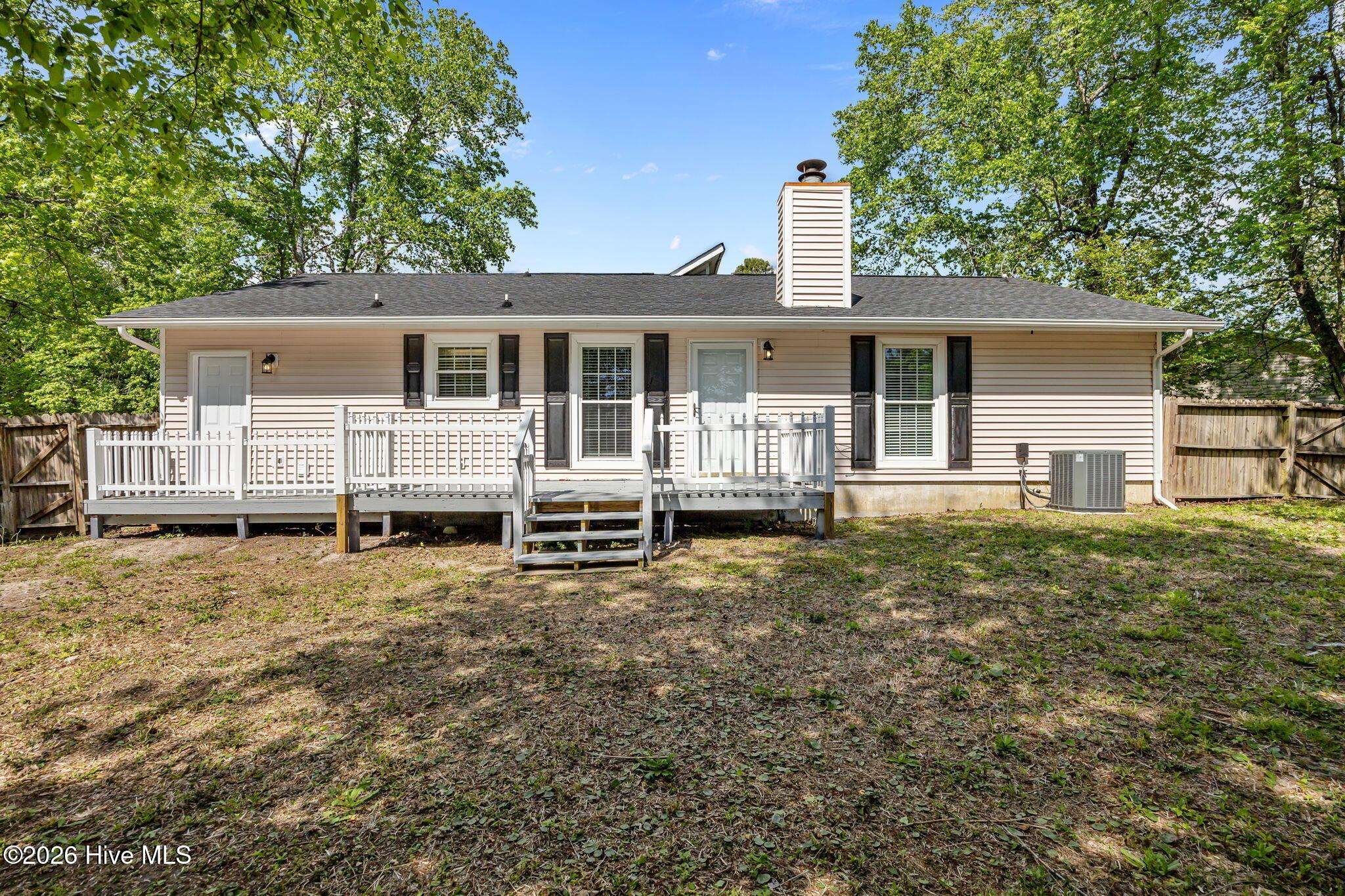 Image 3: 3-web-or-mls-104 Lanell Ct 90
