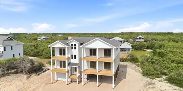 2284 Sandfiddler Road