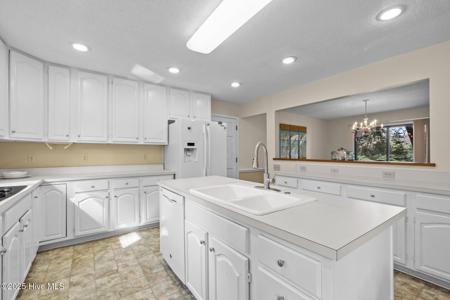 8 Fairways Court