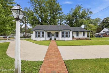 1615 Parkview Drive