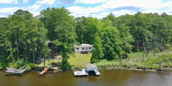 1045 River Road