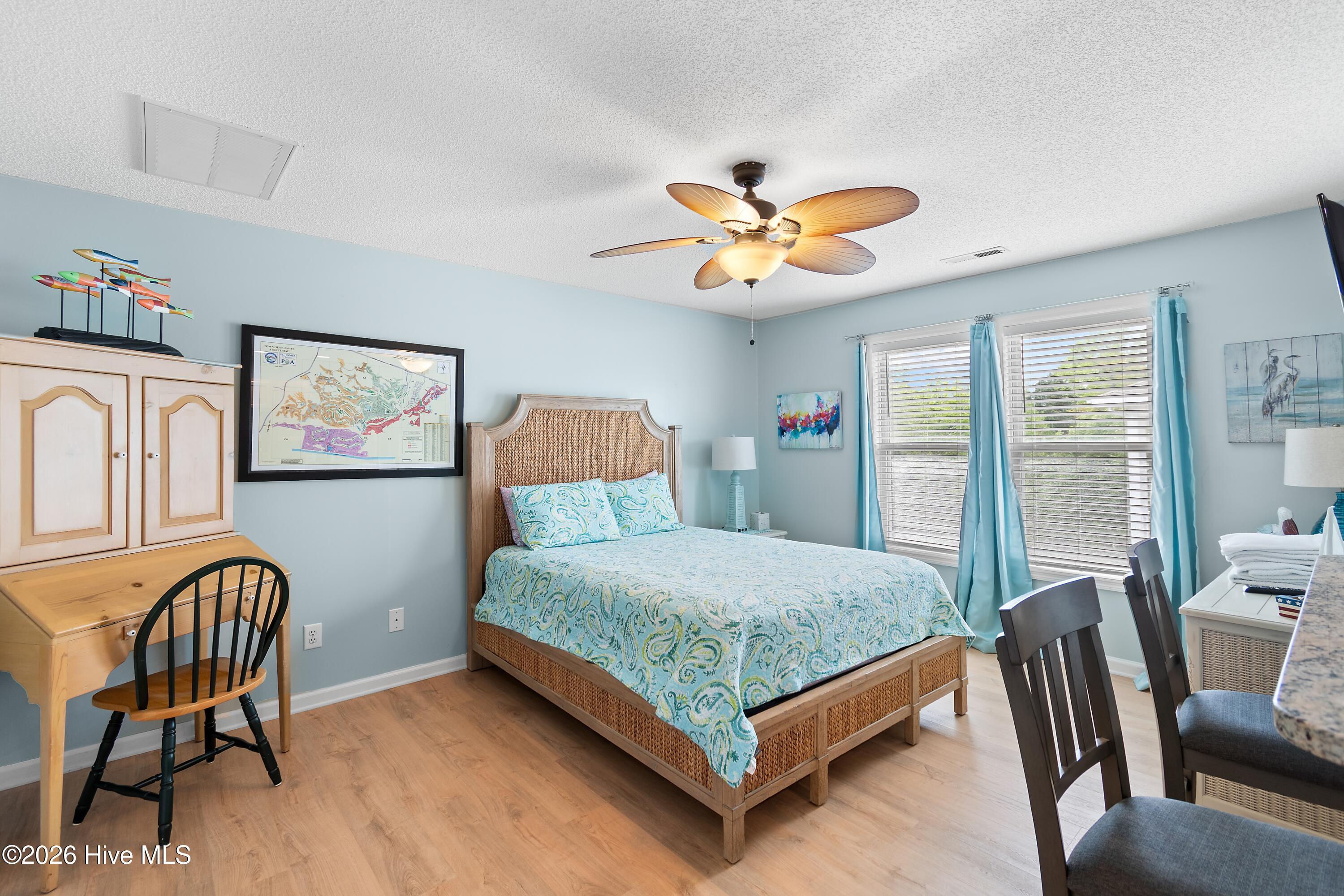Image 3: 3350ClubVillasDr805 - 9