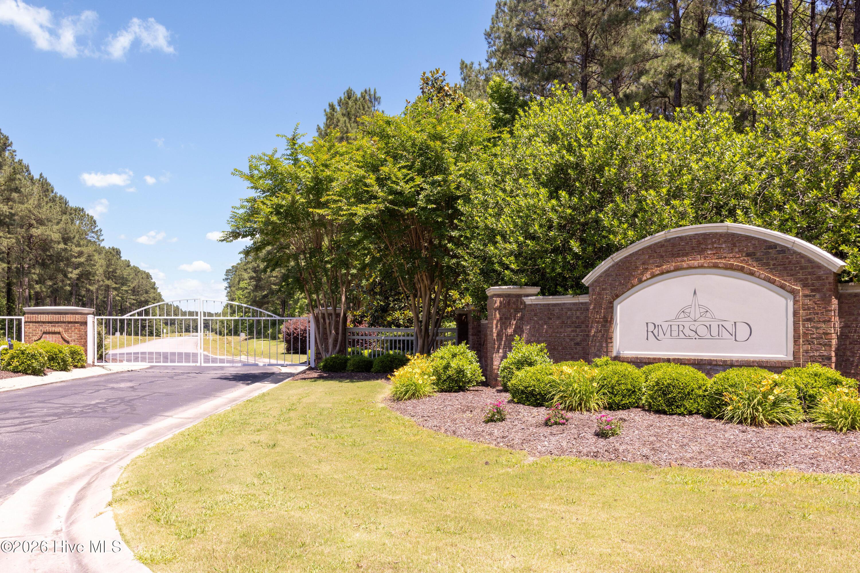 Image 2: Front Gate 01