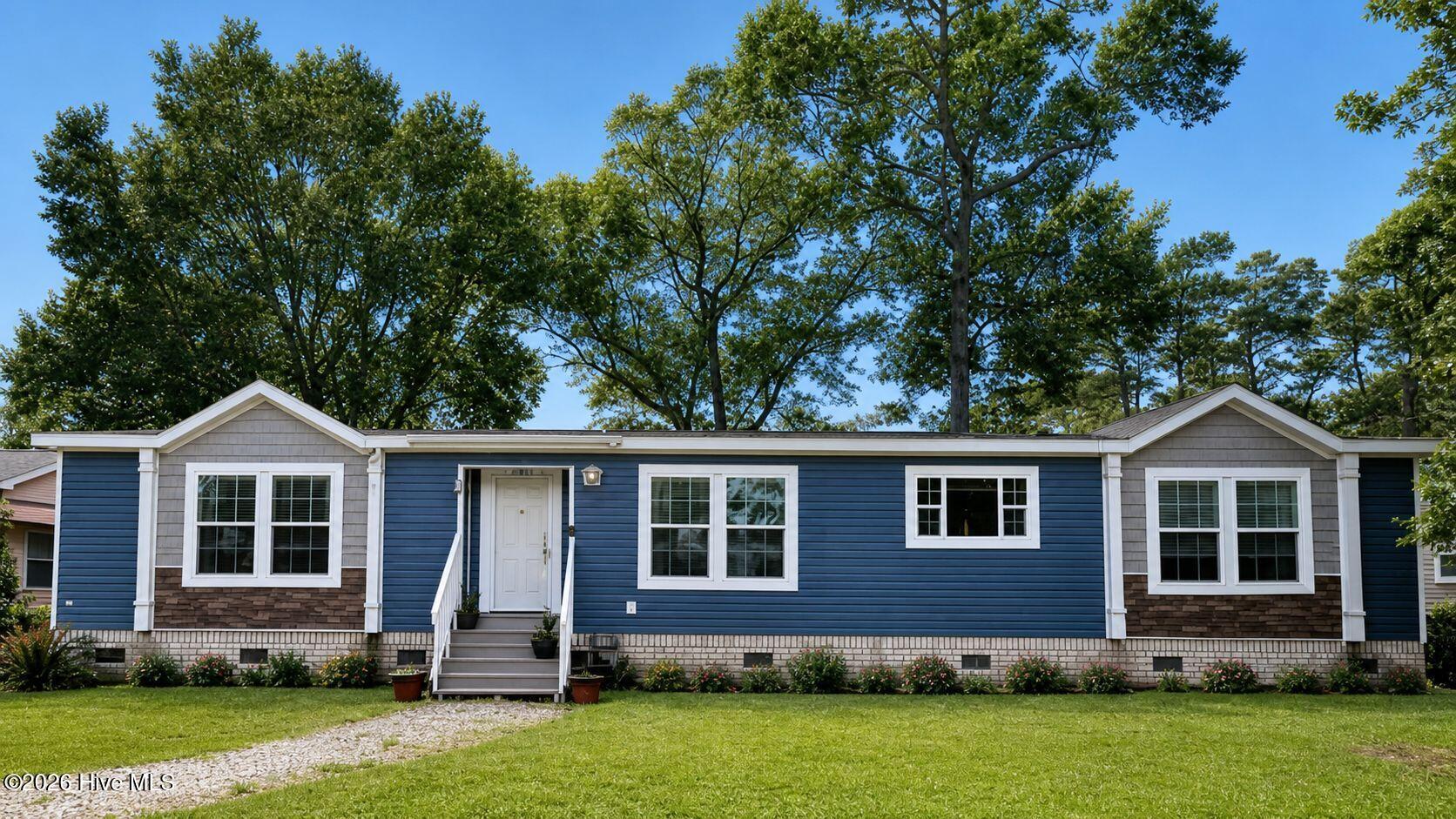 Image 1: Front of house