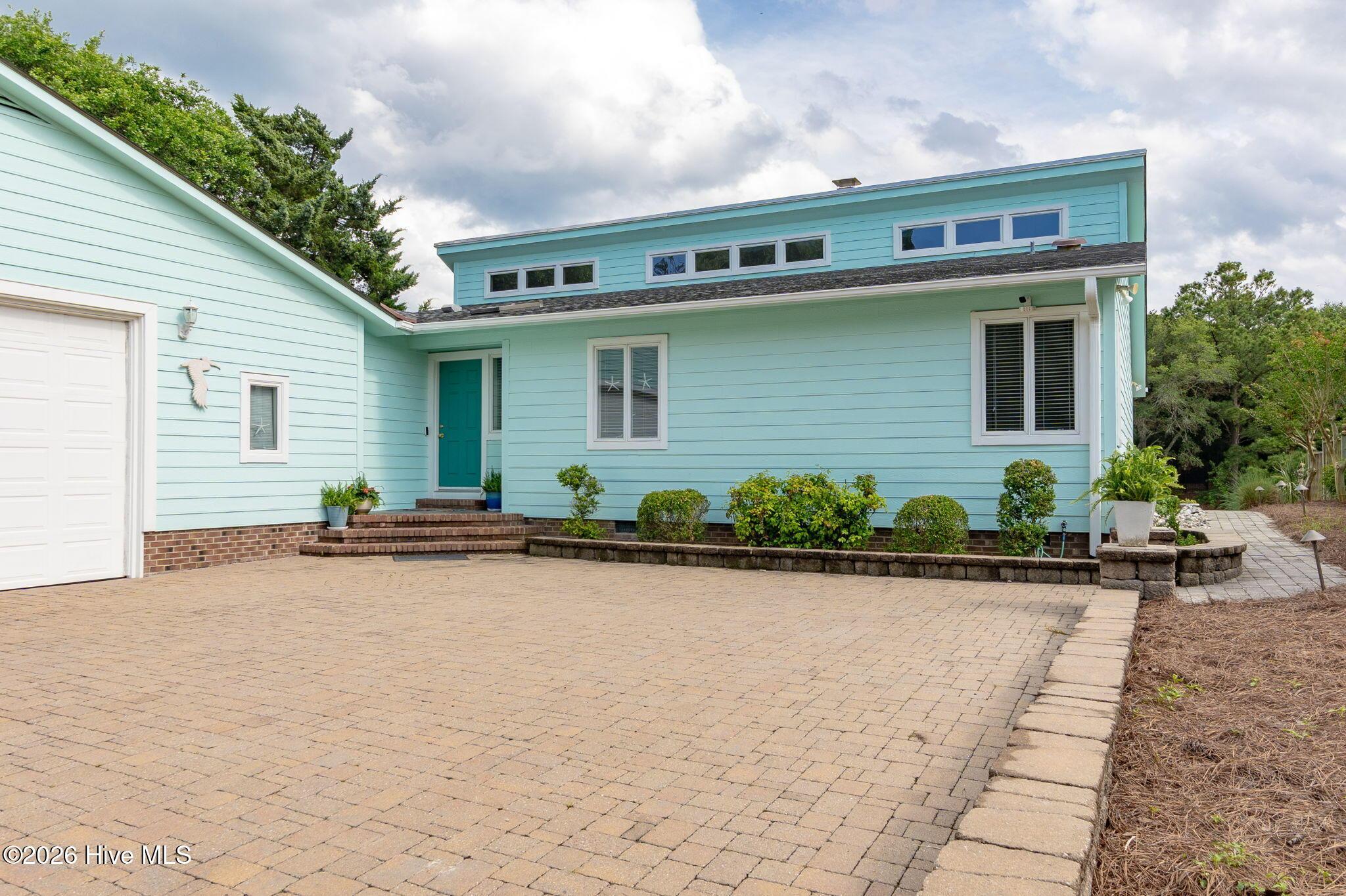 Image 4: Front of Home