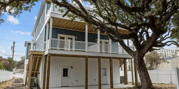 Image 2: Rear