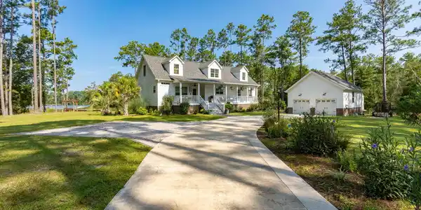 418 Vicksburg Court