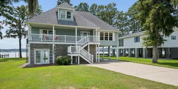 57 W Bayside Drive