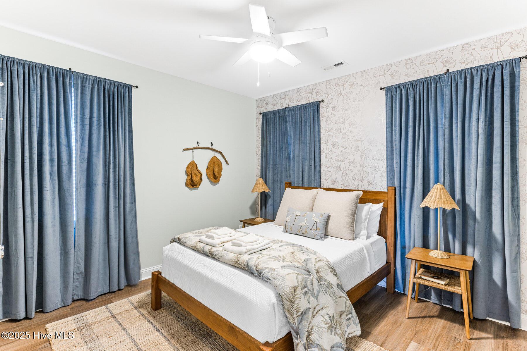 Image 1: 034_822_south_topsail-34_405