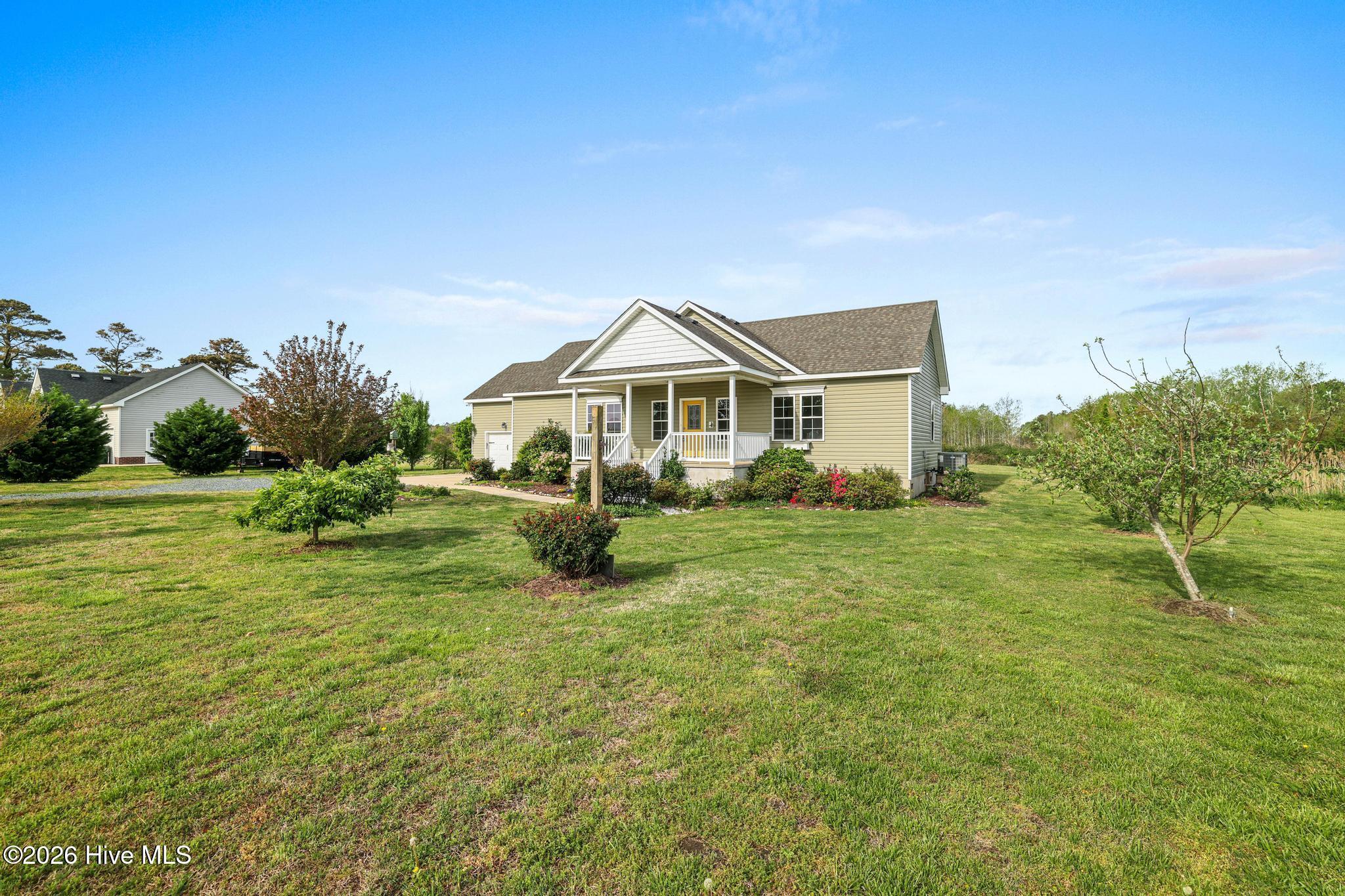 Image 2: 973 Waterlily Rd-2