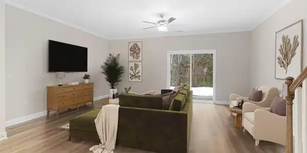 Image 4: Living Room