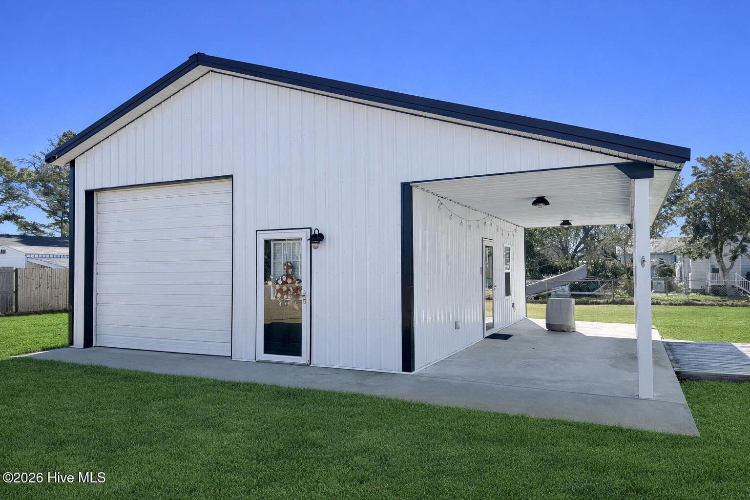 Image 2: 201 Live Oak