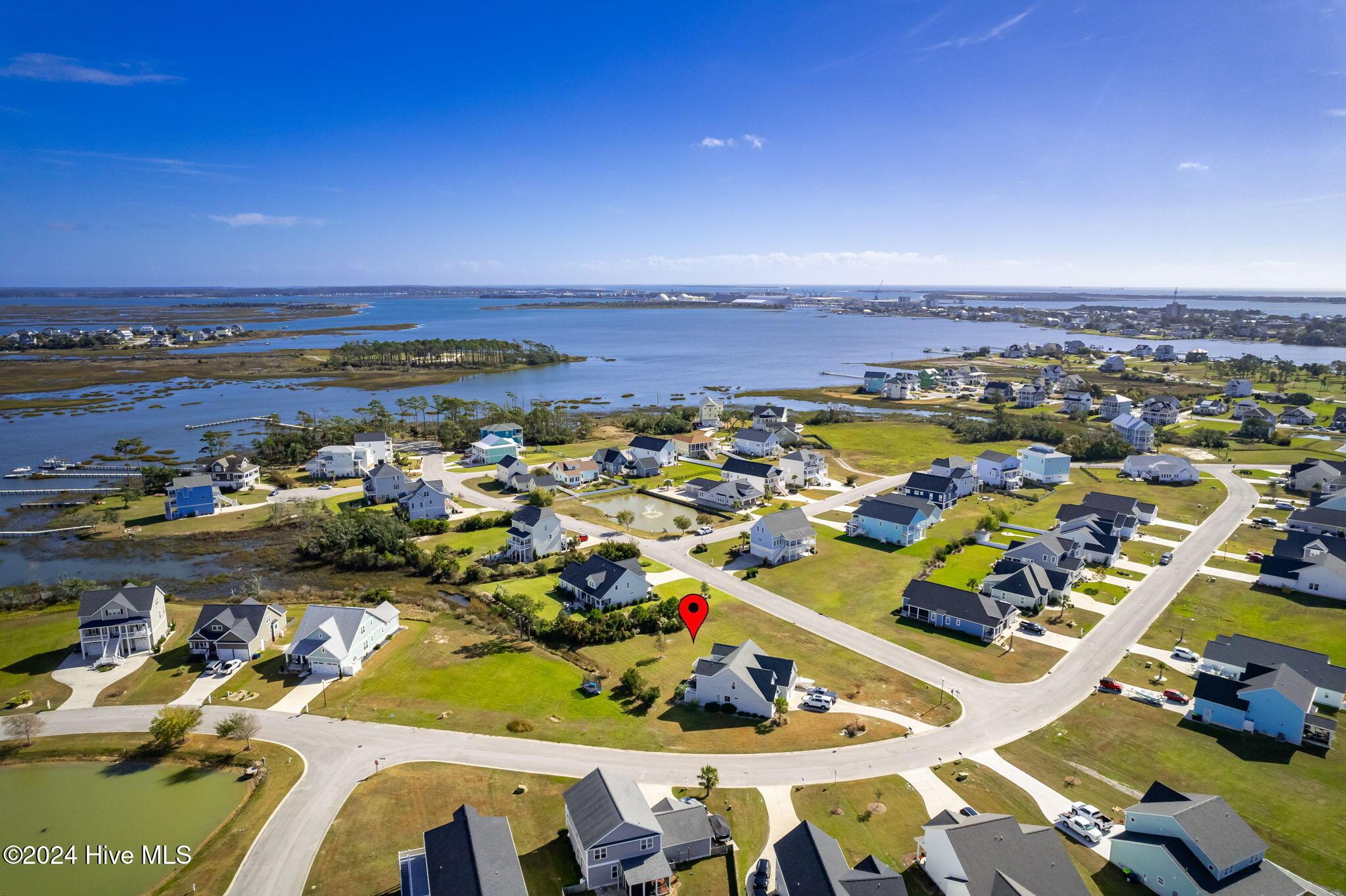 Image 1: MHC lot in waterfront neighborhood