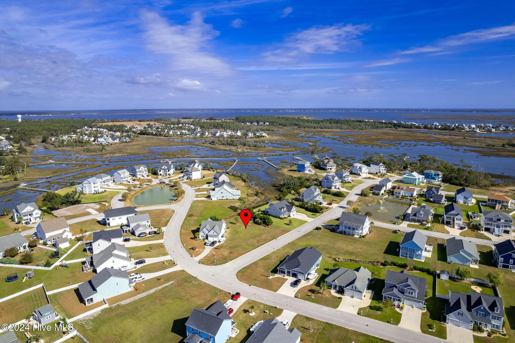 Image 4: MHC lot in waterfront neighborhood