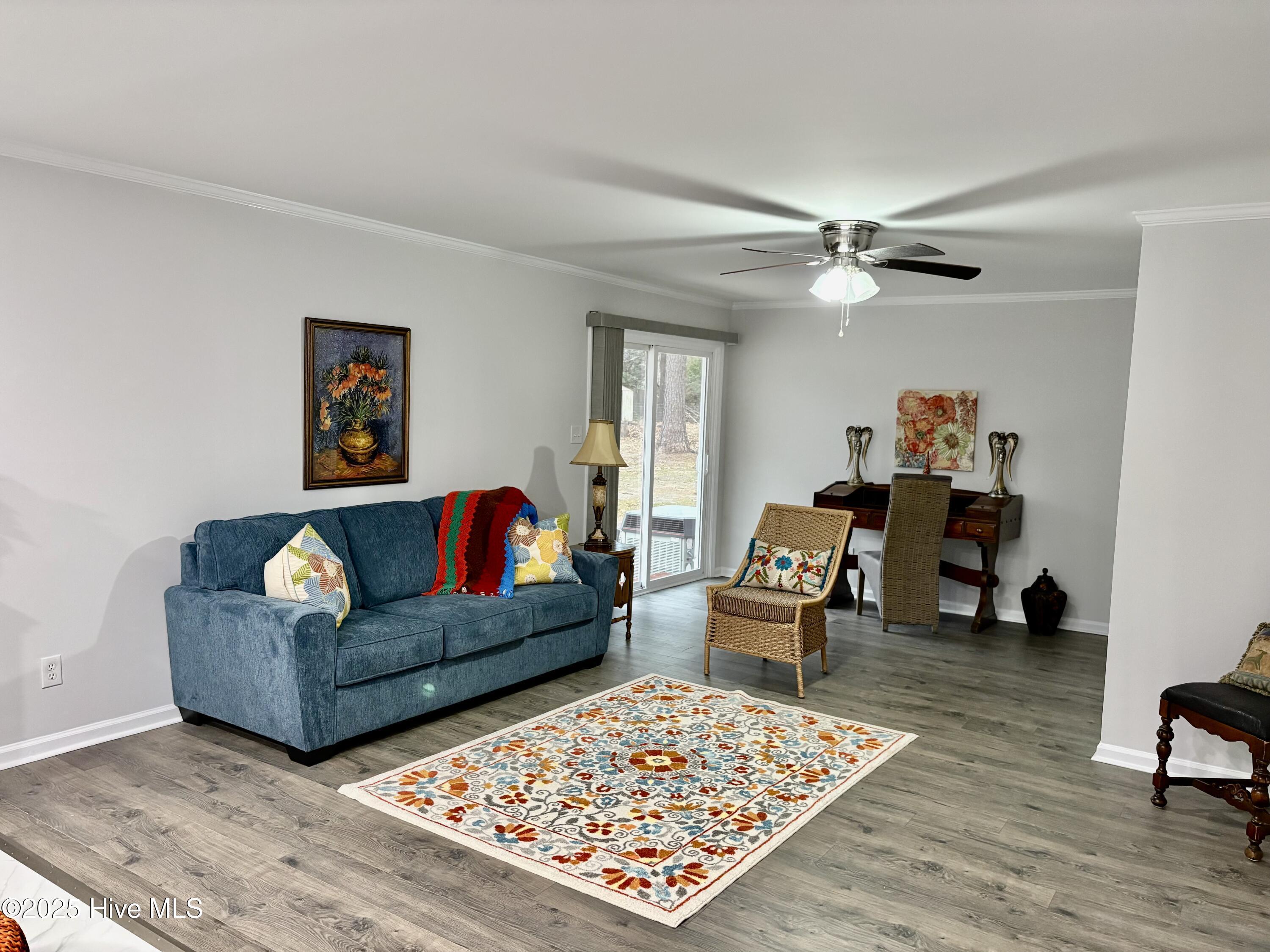 Image 2: Living room