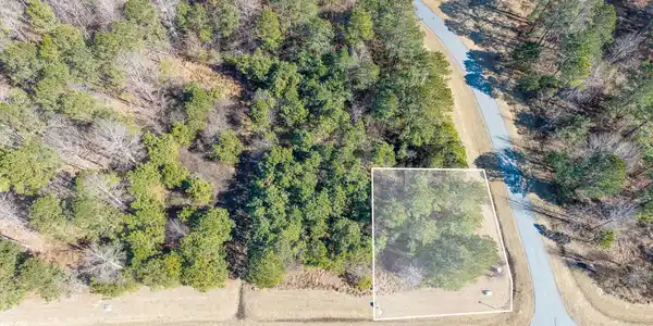 Image 3: 800 Batts Island Rd-02