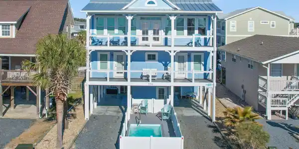 550 Ocean Boulevard W