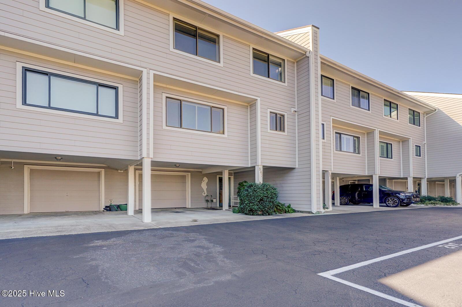 Image 3: 342 Causeway-07