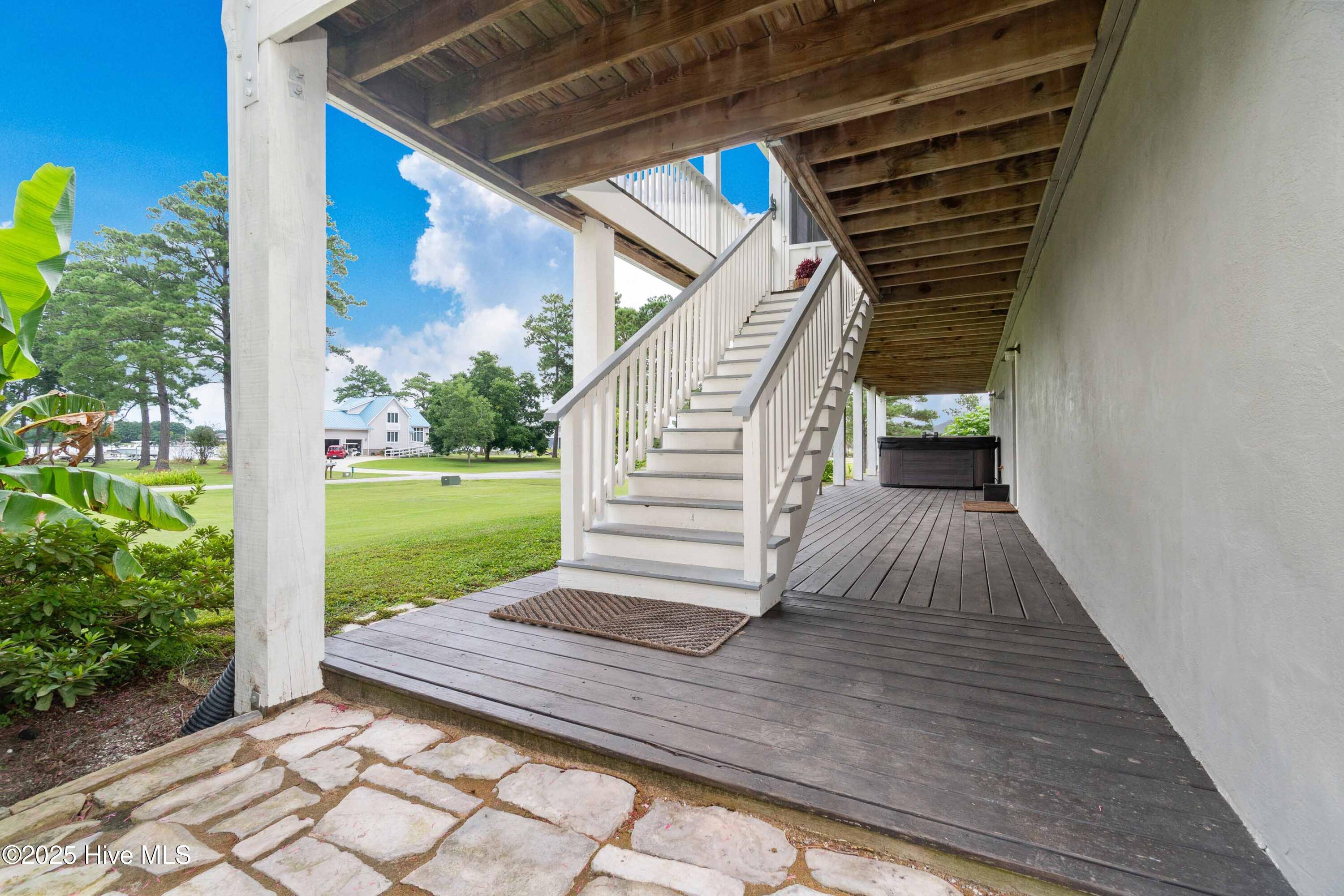 Image 4: 004_Downstairs