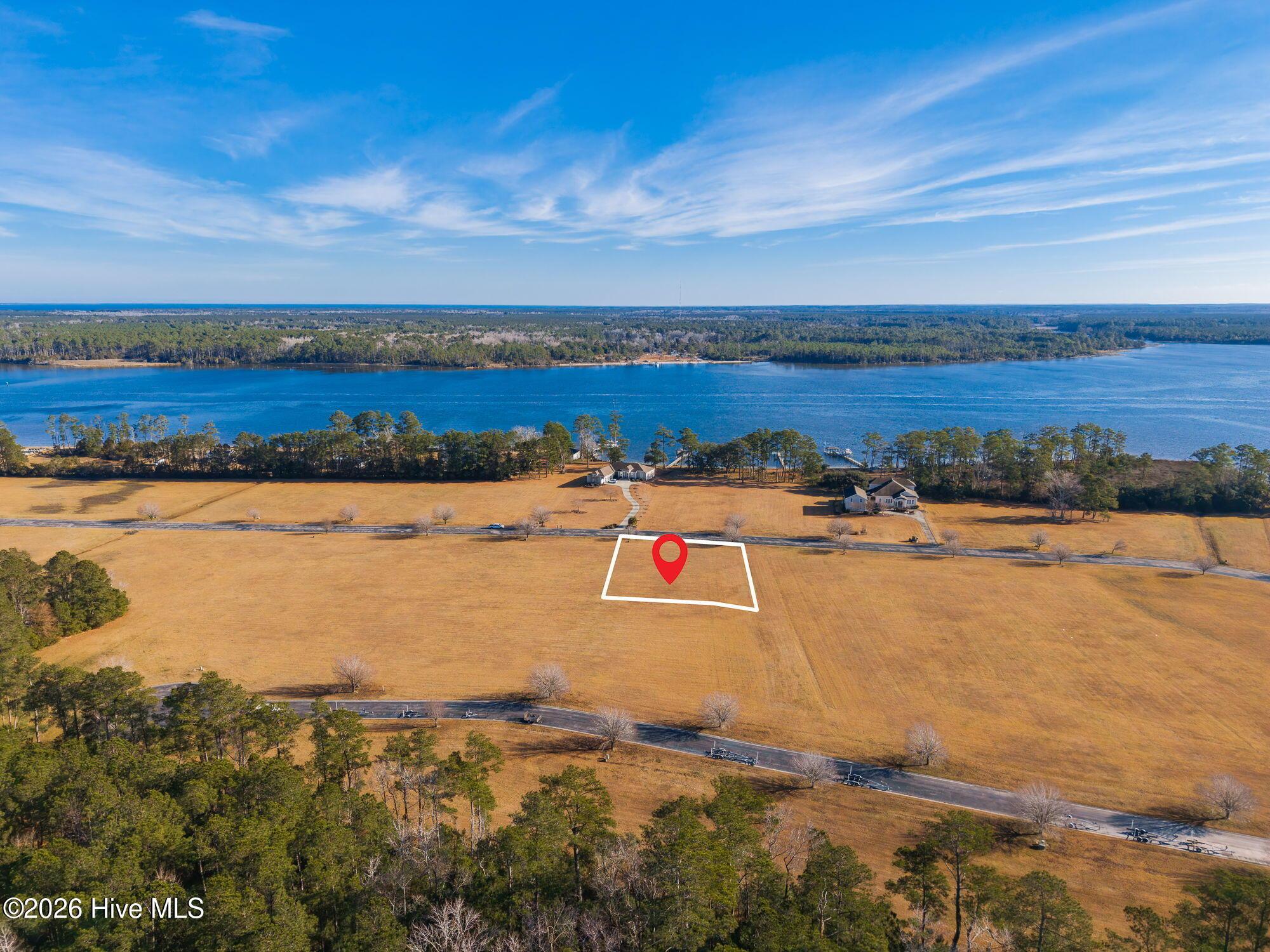 Image 2: 41-web-or-mls-chadwick-visuals-120-water
