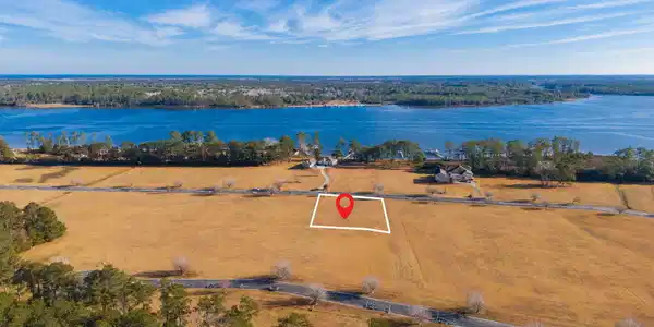 Image 2: 41-web-or-mls-chadwick-visuals-120-water