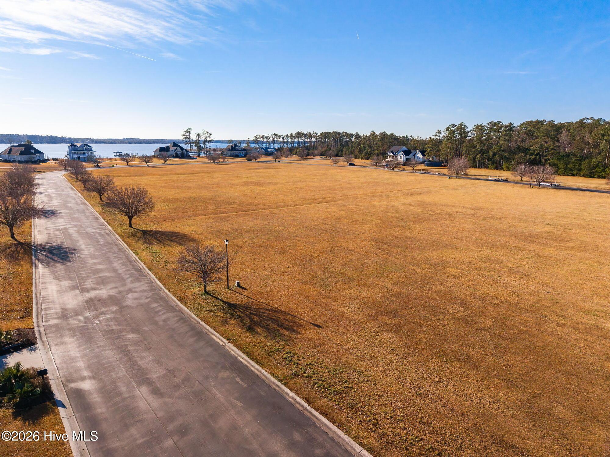 Image 3: 48-web-or-mls-chadwick-visuals-120-water