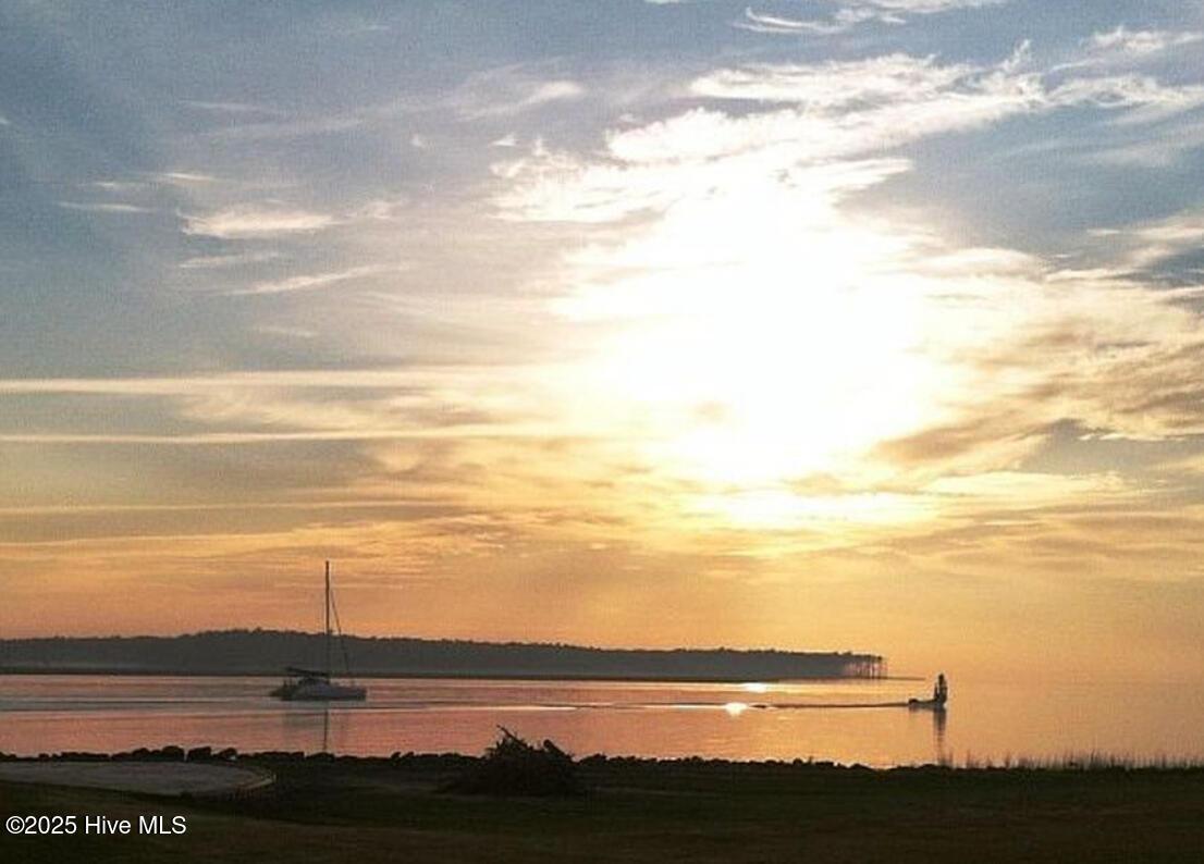 Image 2: Waterview of ICS and Gale Creek, Live Oa
