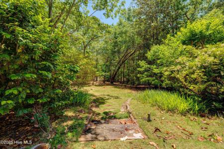 813 Gull Point Road