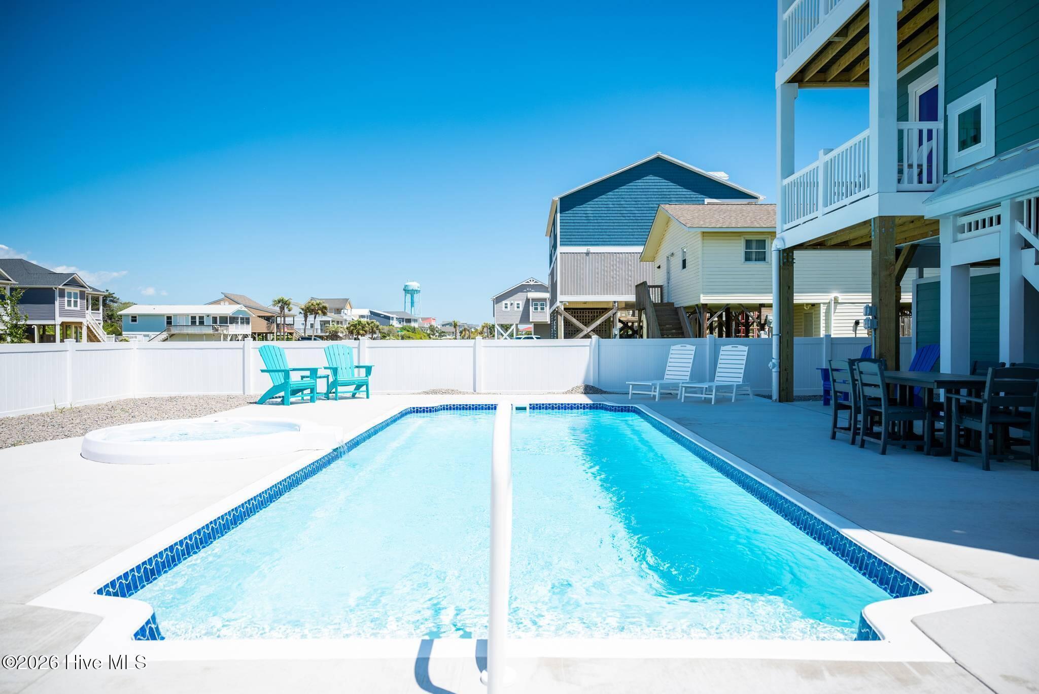 Image 4: 510 W Beach 06