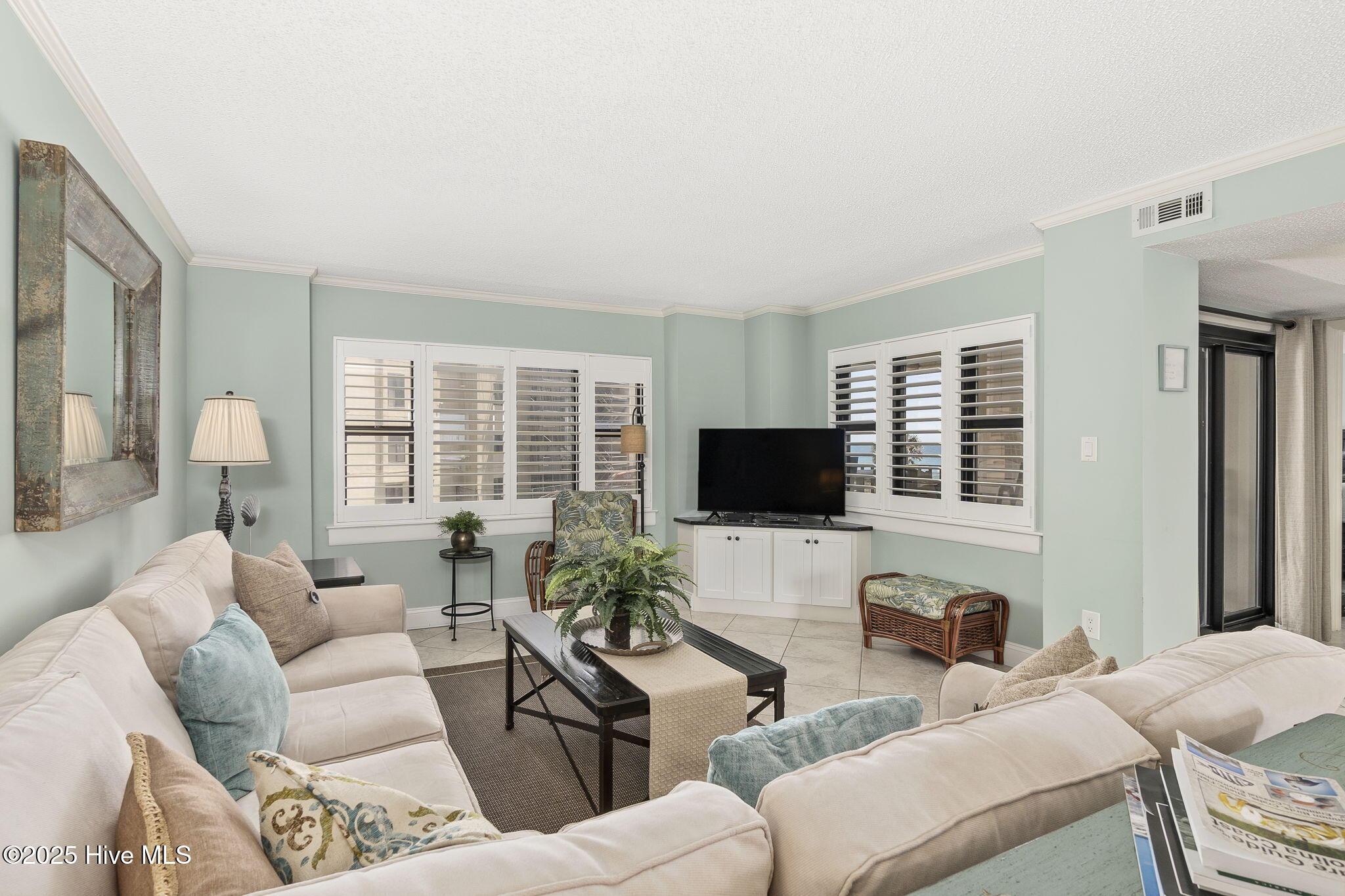 Image 3: Open concept LR w/ views