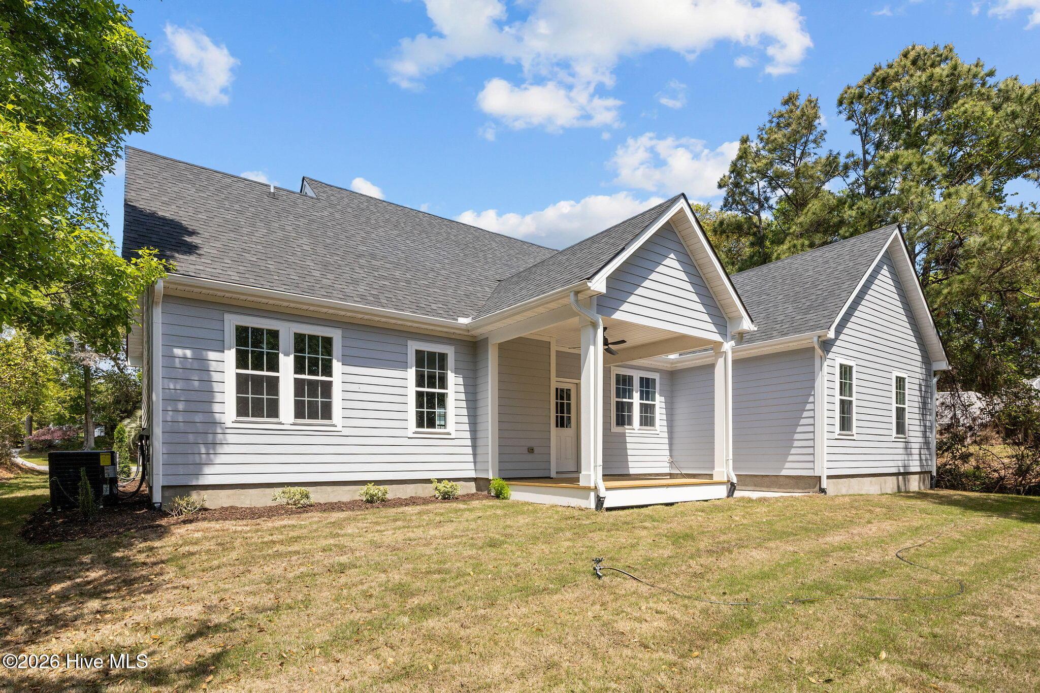 Image 4: 4 7407 Archers Creek Court back