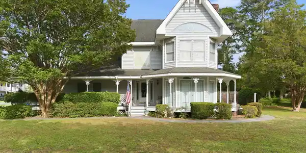 Image 3: 1-web-or-mls-dsc00689