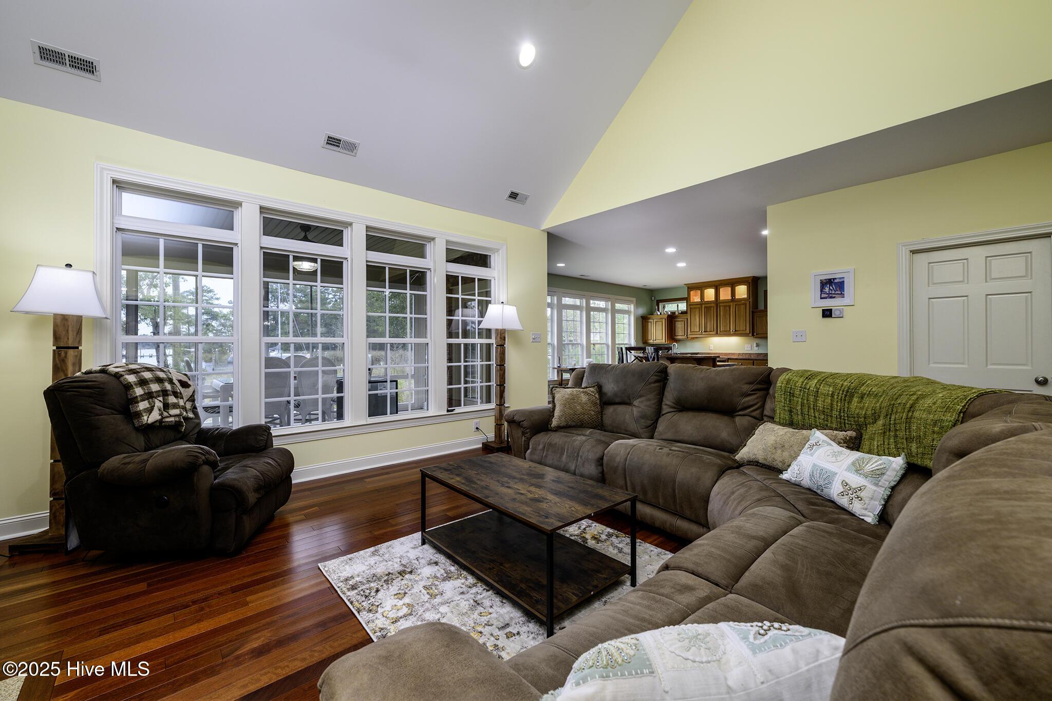 Image 4: Open Concept Living Space