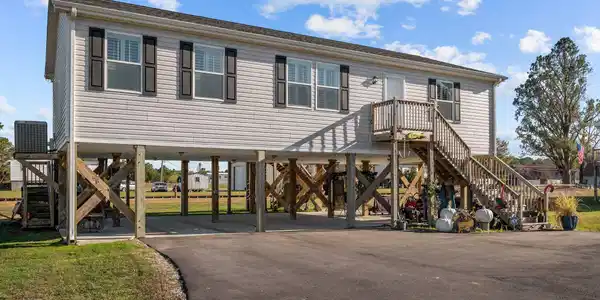 Image 2: 3-web-or-mls-COX_6522