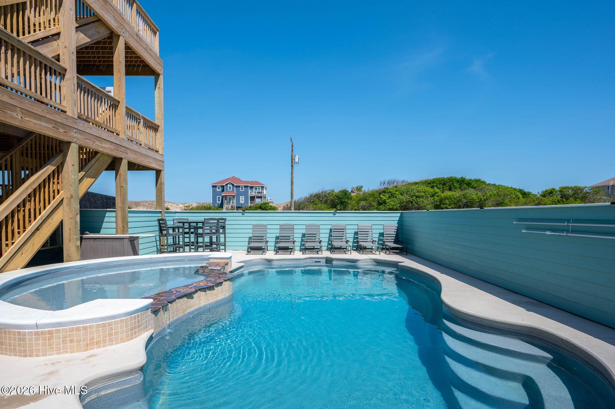Image 2: 112-web-or-mls-2230-Sandfiddler-Rd-Priva