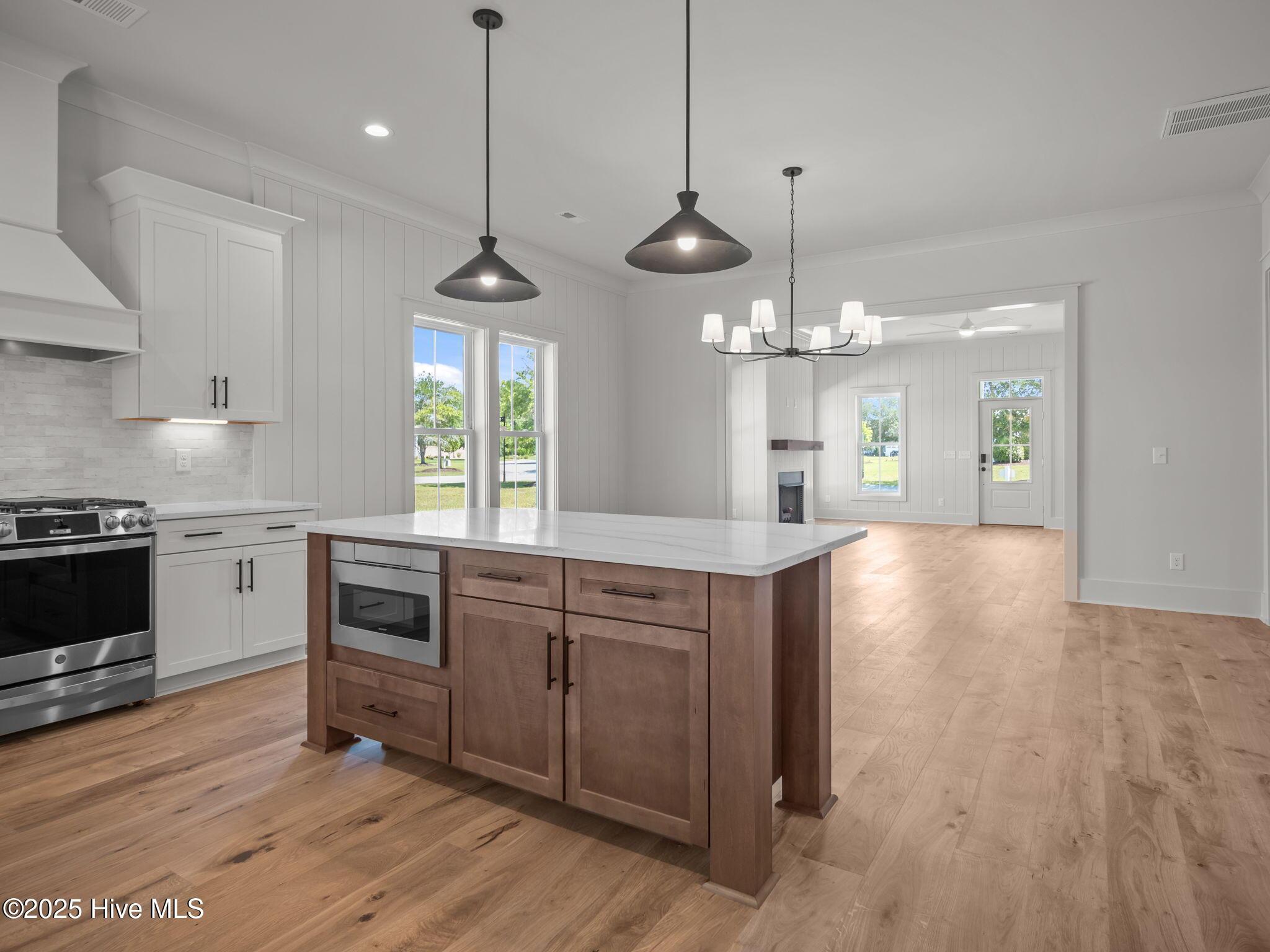 Image 3: Open Concept Living