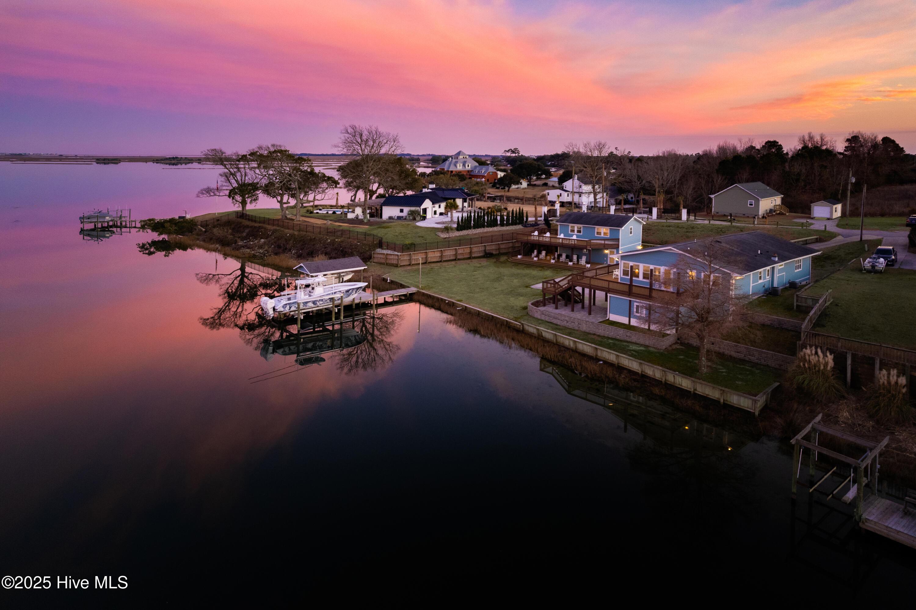 Image 1: 83-print-chadwick-visuals-225-greak-neck