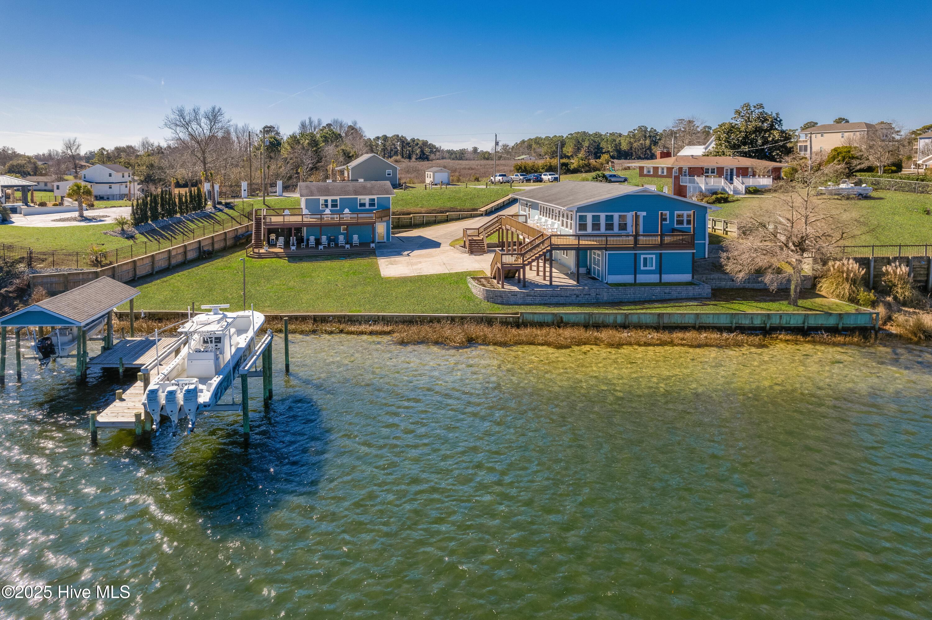 Image 3: 73-print-225-great-neck-hill-79