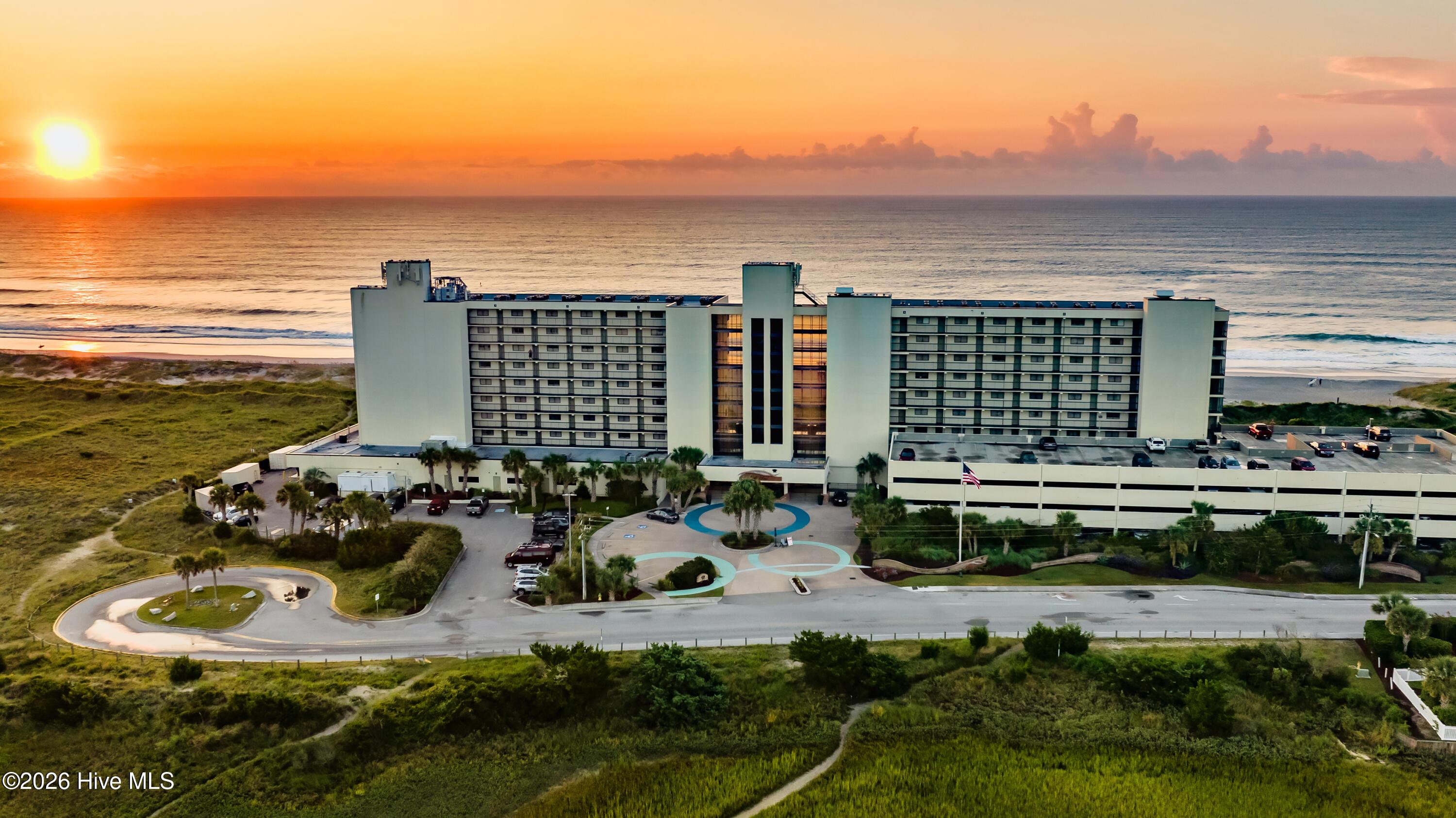 Image 2: Shell Island Resort #209 2