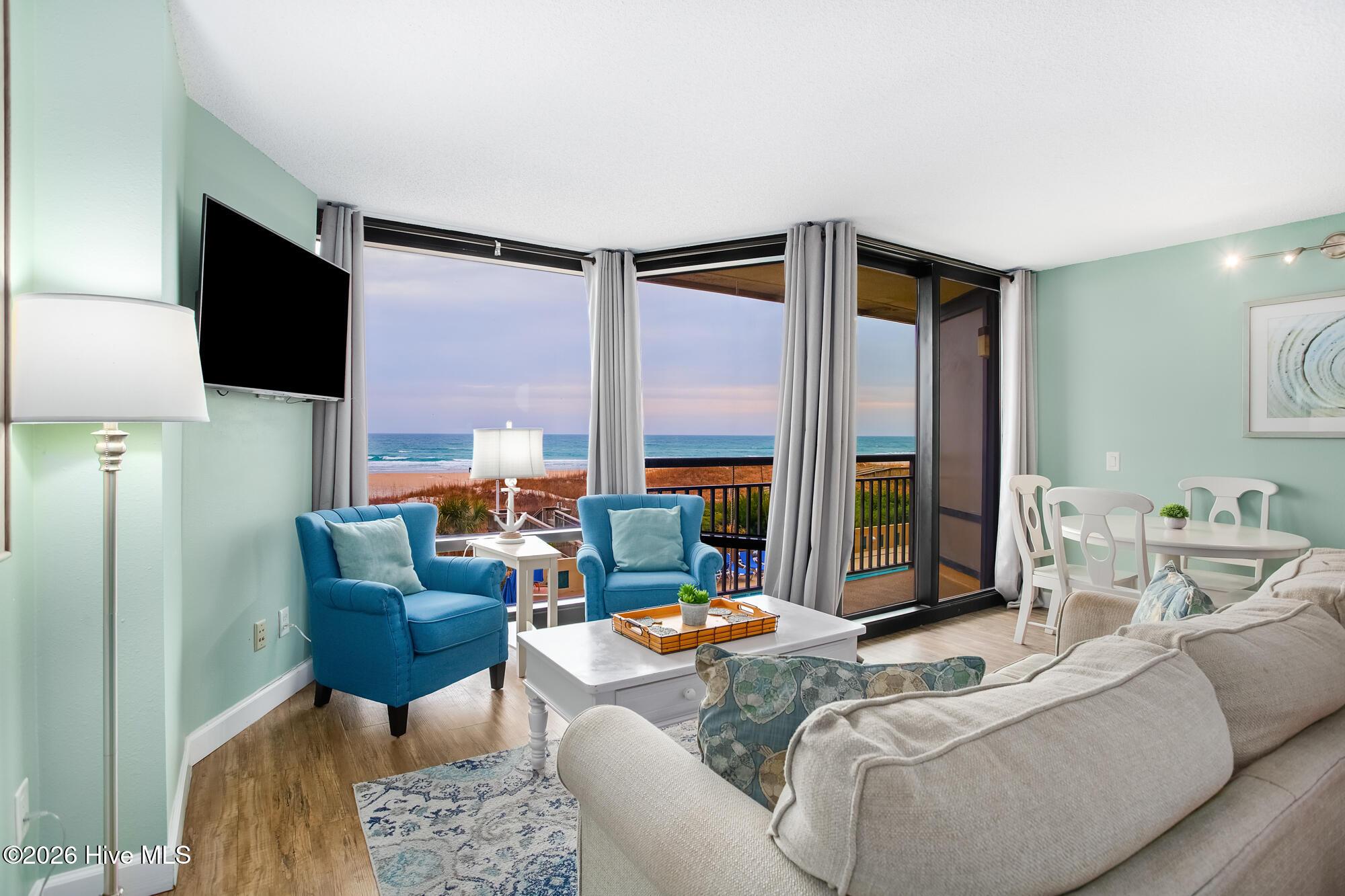 Image 4: Shell Island Resort #209 4