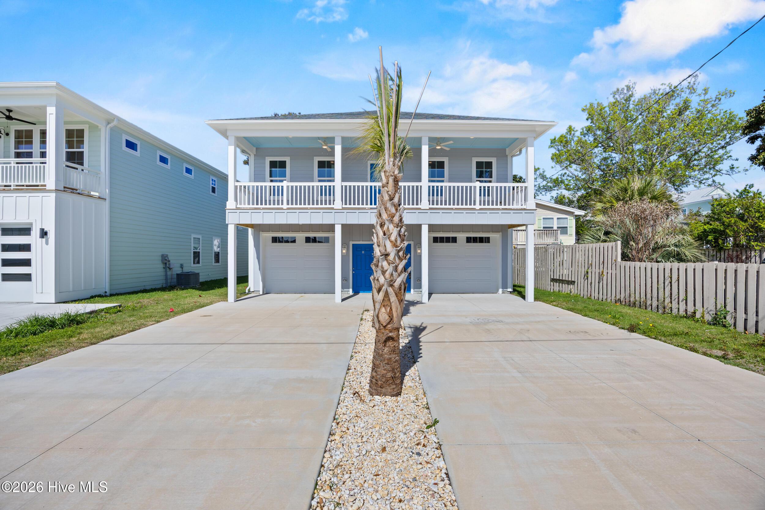 Image 3: 5_front exterior
