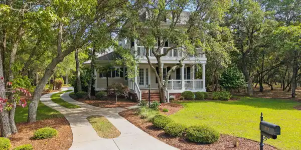 Image 2: 611 S Seascape Blvd