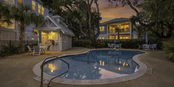 Image 3: Tropical Pool