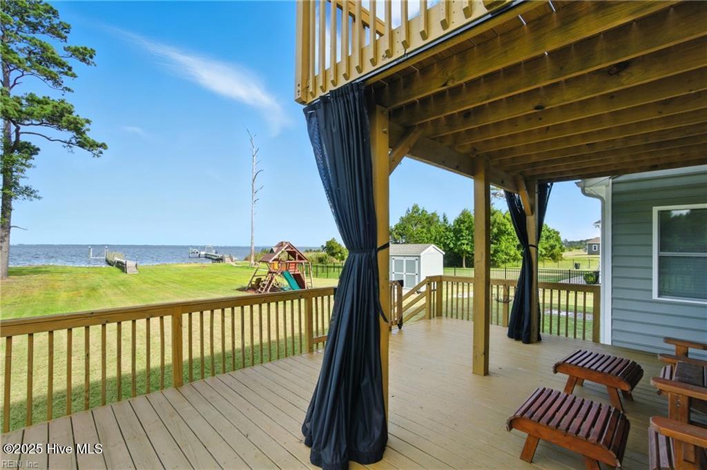 Image 4: backyard view2