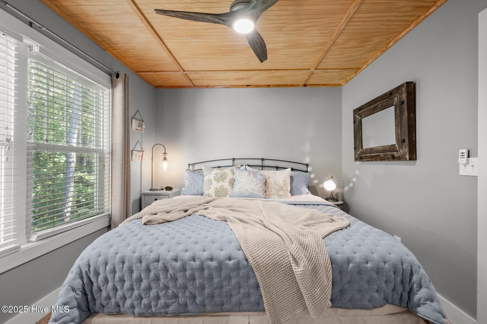 Image 3: 25-web-or-mls-DSC_3809