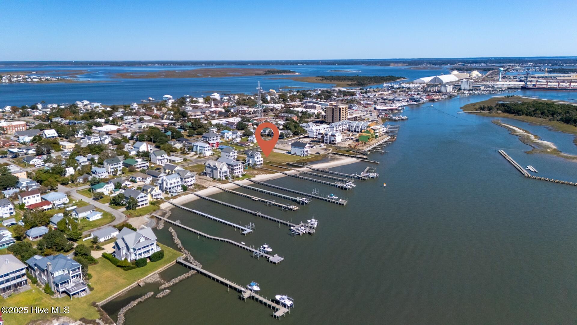 Image 4: Vacant waterfront lot