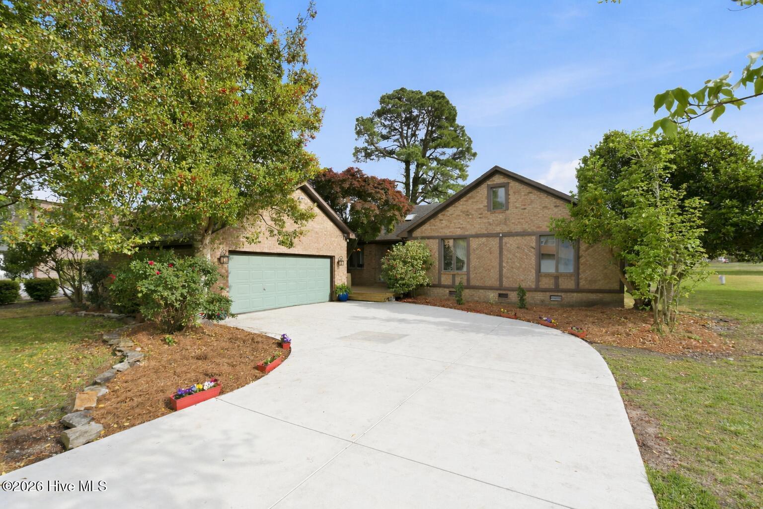Image 3: Beautiful Brick Home