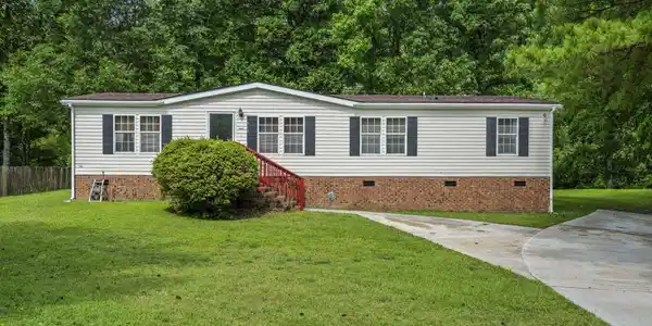 Image 4: 3-web-or-mls-310-MacDonaldBlvd-5-23-26-0