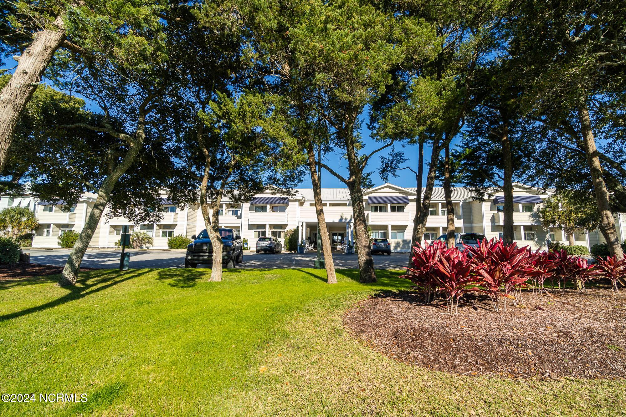 Image 2: palm-suites-23