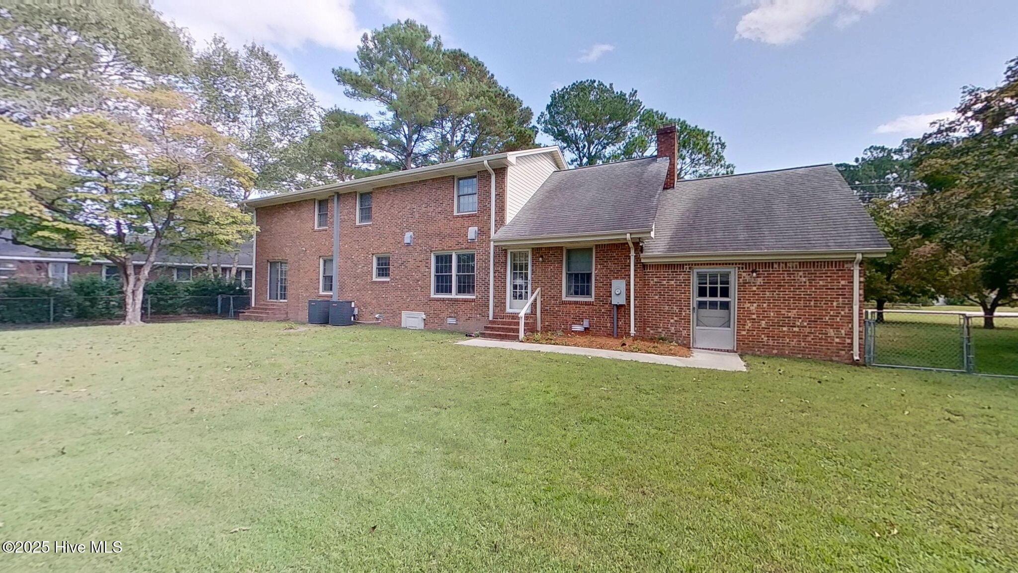 Image 4: 38-web-or-mls-705-River-Rd-Trent-Woods-N